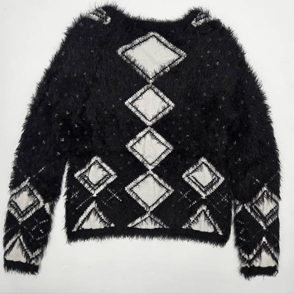 MissMe Black and White Geometric Sweater Size:Medium - Picture 6 of 6